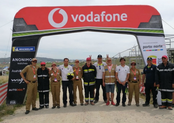 EQUIPA DE SOCORRO APEADA - RALLY DE PORTUGAL